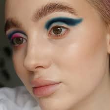 in wonderland inspired makeup tutorial