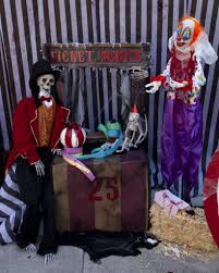 creepy clown carnival halloween