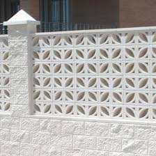 Pagar tembok minimalis merupakan salah satu aksesoris menarik yang bisa kamu aplikasikan di depan rumah. 15 Inspirasi Desain Pagar Roster Yang Memberikan Tampilan Menarik