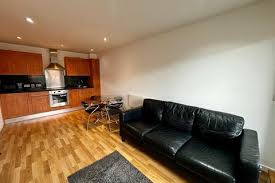 1 bed flats to in central leeds