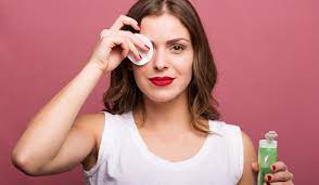 5 dangers of not removing your make up