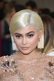 Kylie jenner short hair looks are always stylish and gorgeous. Kylie Jenner Short Hairstyles Kylie Jenner Hair Stylebistro