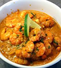 Add all spices except bay leaves and saute for 5 minutes, adding small amounts of chicken broth as needed to keep spices from burning. Shrimps Garnelen Pane Bistecca