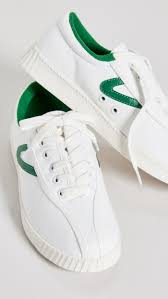 how to clean white canvas shoes who