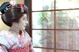 learning the beauty secrets of a geisha