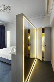 Spiegel mit integrierter lichtquelle spenden direktes licht und sind damit besonders praktisch für dunkle flure und kleine zimmer. Tipps Fur Elegante Gestaltung Mit Spiegel Im Schlafzimmer Freshouse