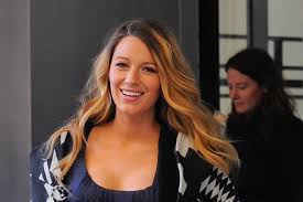Get ready fast with 7 easy hairstyle tutorials for wet hair who made blake lively's blue trench coat, leather handbag, and black studded pumps that she wore. Blake Lively Stopped Dyeing Her Hair And It Looks Absolutely Incredible Youbeauty