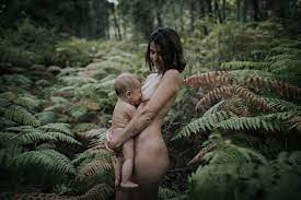 Fotos mujeres lactancia desnudas