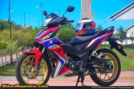 No official pricing has been in malaysia, the current model rs150r is priced at rm7,999 for the standard and rm8,299 for the repsol version. Tested 2020 Honda Rs150r V2 Smooth Operator Bikesrepublic