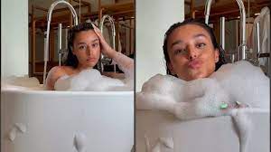 El atrevido vídeo de Marta Díaz desnuda en una bañera que causa revuelo en  las redes | Marca