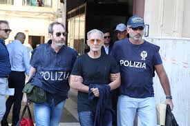 Image captionpolice arrested carmine spada (c), alleged boss of a mafia clan, near rome this month. Italian Cops And Fbi Agents Bust 19 Mafia Suspects In Joint Raids