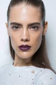 Темно фиолетовая помада матовая: кому идет и как сделать макияж
