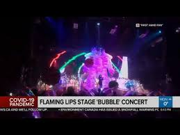 flaming lips perform bubble concert