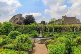 world famous abbey house gardens