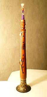 Masyarakat daerah melayu riau sendiri tidak hanya memiliki alat musik seperti nafiri, namun ada juga alat musik lain yang keberadannya mungkin sudah mulai hilang semacam tetawak, canang, dan lengkara. Serunai Alat Musik Wikipedia Bahasa Indonesia Ensiklopedia Bebas