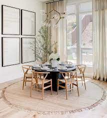 rugs under round dining tables