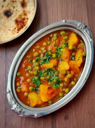 Punjabi Aloo Matar Ki Sabzi| Dhaba Style Potato And Green Peas Gravy – The World Through My Eyes