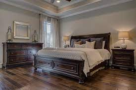 color ideas for bedroom with dark furniture