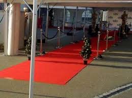 Bei uns bekommen sie roten teppich für spezielle empfänge. Roter Teppich 2x10m Rot Eventteppich Stehtisch Mieten Husse