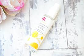 Confident hyaluronic acid spritz has put this gorgeously hydrating and soothing ingredient into a spray form for whenever your. B Confident Hyaluronic Acid Facial Spritz Sprinkles Of Style A Fashion Beauty And Lifestyle Blog By Layla Dorsi