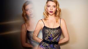 She made her debut in the fantasy series atlantis (2015), before rising to prominence with her performance as thomasin in the period horror film the witch (2015). Oboi Anya Tejlor Dzhoj Anya Taylor Joy Photo 4k Znamenitosti 16161