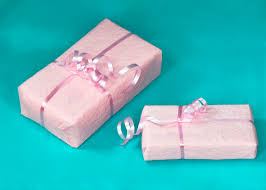 free gift wrapping service drag
