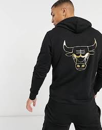 Suit up and show love for your favorite nba squad with official chicago bulls jerseys and gear from nike.com. New Era Nba Chicago Bulls Hoodie With Metallic Print In Black Asos
