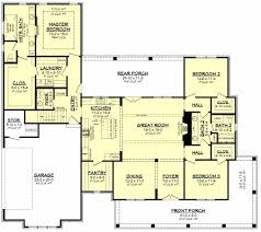 Ing Farmhouse Style House Plan 8517