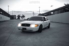 2005 ford crown victoria with 17x8 45
