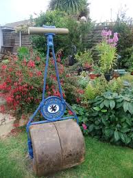 They're typically used to help level the soil and improve the overall it can cause stress to grass, particularly during the summer, so you should limit the use of a lawn roller to avoid injury to your grass that could lead to. Upcycling An Old Garden Roller Garden Upcycle Painting