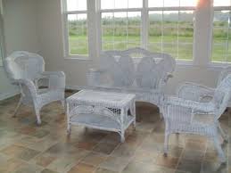what s the best paint for wicker furniture