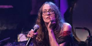They usually have hasel, blue, or green eyes. Fiona Apple Wins Best Rock Performance At 2021 Grammys Pitchfork