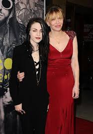 frances bean cobain marries without