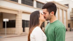 why do we kiss with our eyes closed