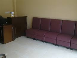 Hasil gambar untuk sofa ruang tunggu kantor