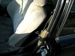 Acura Integra Seat Belt Retract Before