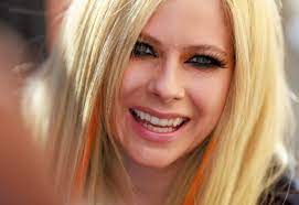 avril lavigne says she always does her