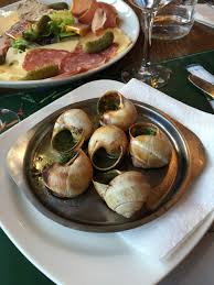 eats snails at the parisian