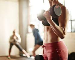 7 benefits of lifting weights for women