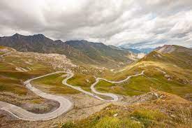 La Route des Grandes Alpes en VAE : itinéraire en 14 jours à vélo