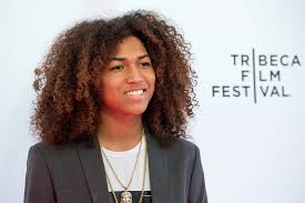 Jahking guillory is an american actor, playing the role of latrelle on on my block. Who Plays Latrelle In On My Block Popsugar Entertainment