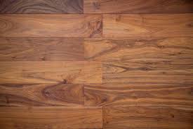 laminate vs hardwood flooring