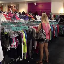selling your clothes to consignment s