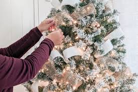 how to put ribbon on a christmas tree