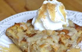 Bread pudding, bread pudding with rum sauce, rum sauce. Rumchata Bread Pudding Country Design Style