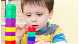 أعراض التوحد عند الأطفال في عمر ثلاث سنوات 