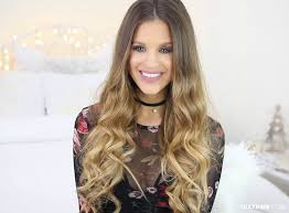 Then, complement your hairstyle with a pair of hoop earrings to complete the boho look. 25 Easy Christmas Hairstyles Ideas Top Fashion News