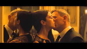 Spectre - James Bond salva a Sra. Lucia (Mónica Bellucci) - YouTube