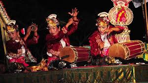 Gamelan ini telah ada sejak tahun 986 masehi disaat pemerintahan dari raja ugrasena. Alat Musik Tradisional Bali Daftar 8 Alat Musik Bali Untuk Anda Ketahui