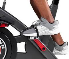 Its bluetooth connectivity allows you to stream interactive spinning classes from a wide range of fitness apps. Schwinn Ic8 Spinningbike Het Kopen Waard Review Test